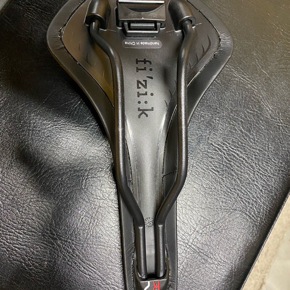 Fizik Antares Black Bicycle Saddle - Picture 2 of 3